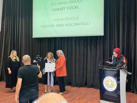 Sağlık Bilimleri Enstitüsü Tarafından Düzenlenen Mezuniyet ve Başarı Ödülleri Töreninde Ödül Alan Öğretim Üyemiz